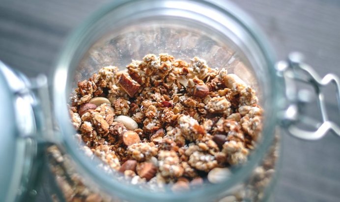 Кокосовая гранола с кленовым сиропом