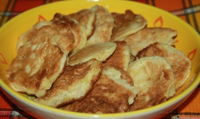 Оладьи на кефире с курицей и луком