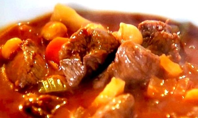 Гуляш из курицы в мультиварке