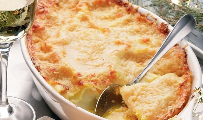 Лазанья с лососем и укропом