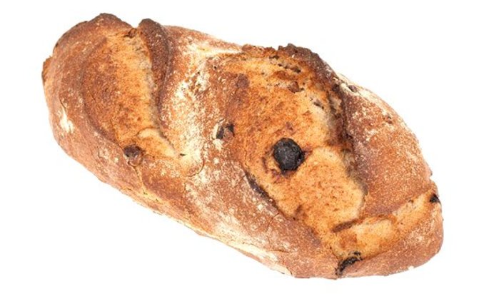 Хлеб с изюмом, лесными орехами и шалотом