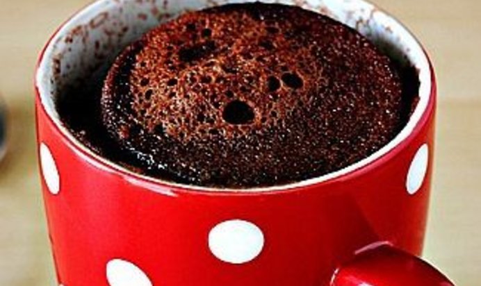 Шоколадный кекс в кружке