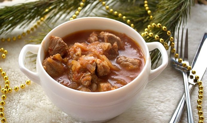 Гуляш из свиного окорока