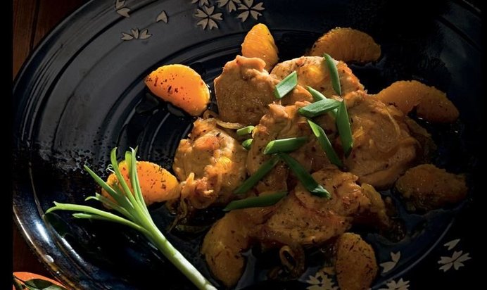 Песочные пирожные с белым и розовым кремом