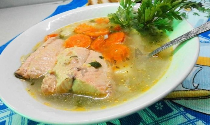 Рыбный суп уха из кеты