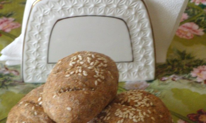 Бездрожжевой хлеб с аромат кардомона, кунжута, кориандра, тимьяна