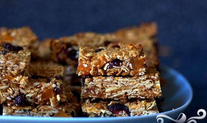 Пирожные с овсяными хлопьями и сухофруктами