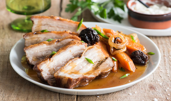 Свиной подчеревок, томленный в квасе