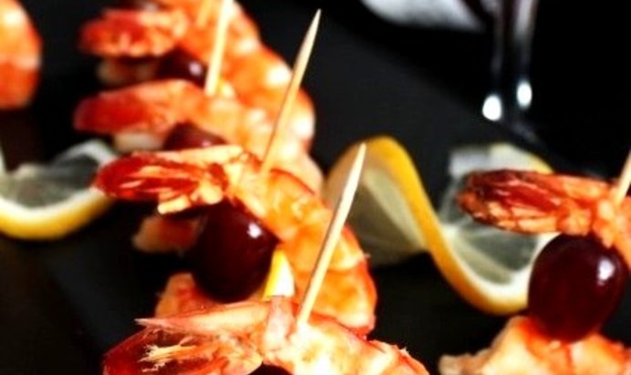 Маленькие бутерброды на палочке