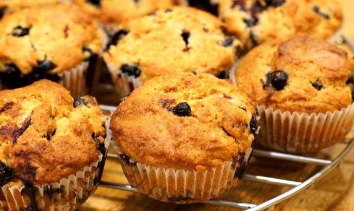 Кексы со смородиной на кефире