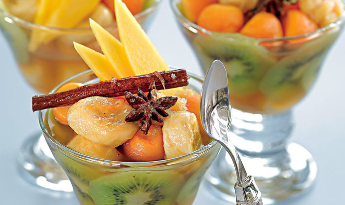 Экзотические фрукты с имбирным сиропом