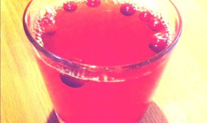 Безалкогольный пунш из клюквы