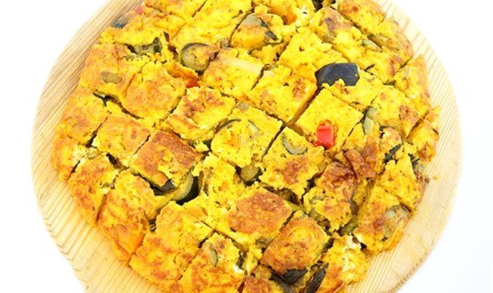 Омлет с баклажанами и грюйером