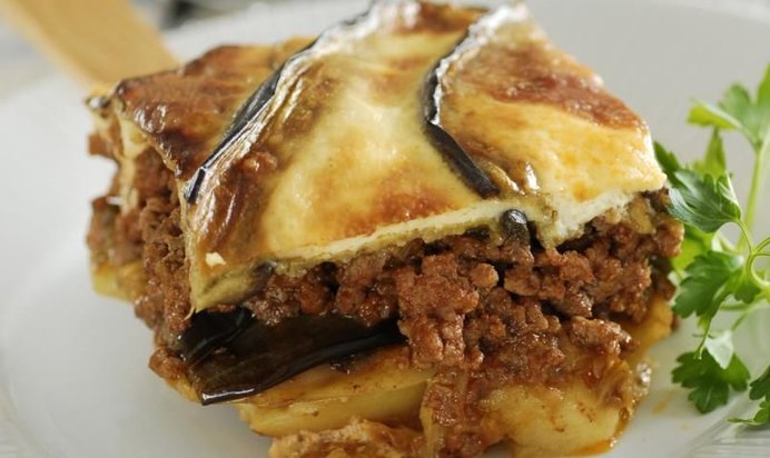 Мусака - запеканка из мяса и овощей
