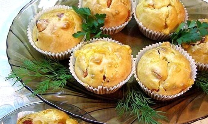 Маффины с сыром и колбасой