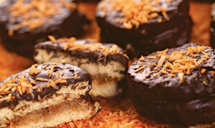 Бисквитные пирожные с грушами