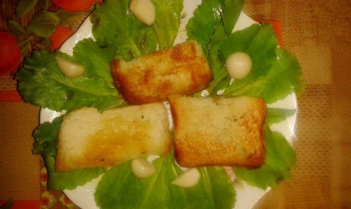 Гренки с чесноком