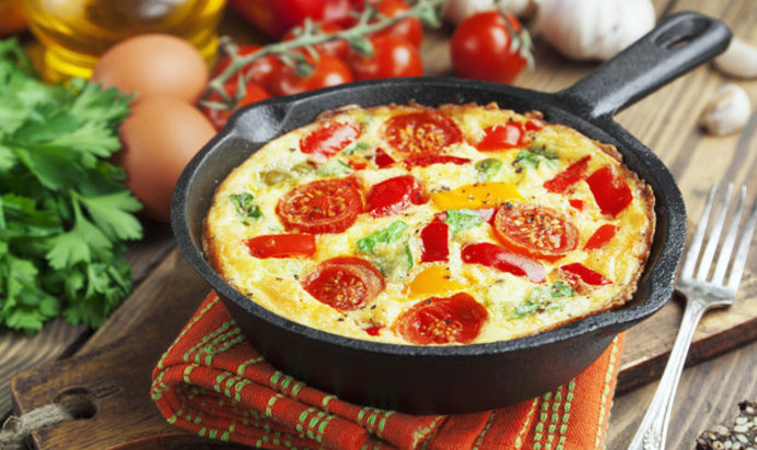 Омлет с помидорами