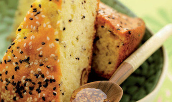 Кекс с финиками и кунжутом