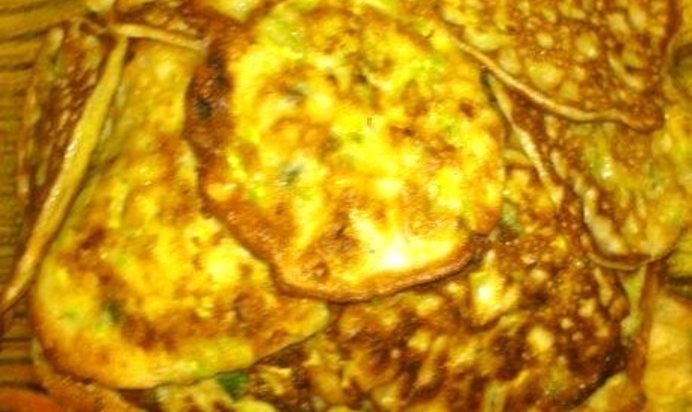 Кабачковые оладьи с молодым луком