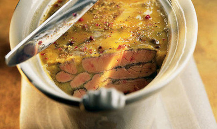 Хлеб с розмарином и изюмом