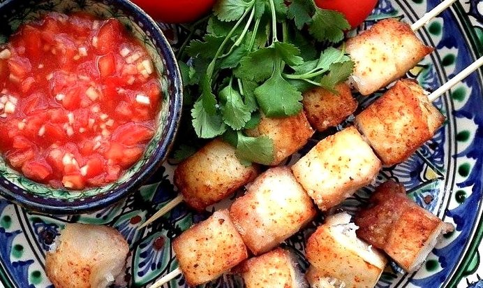 Шашлык из рыбы на шпажках