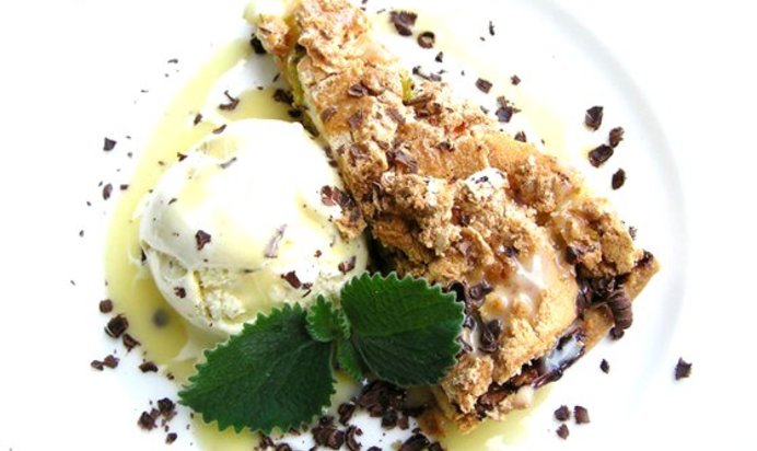 Ледяной миндальный торт