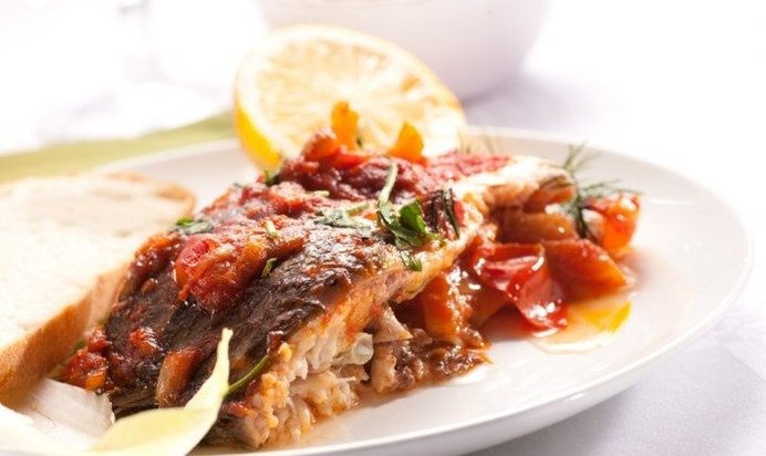 Карп с белым столовым вином