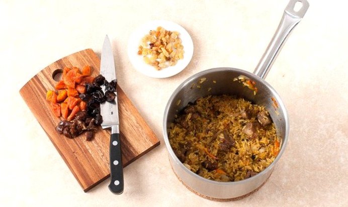 Плов с бараниной и сухофруктами