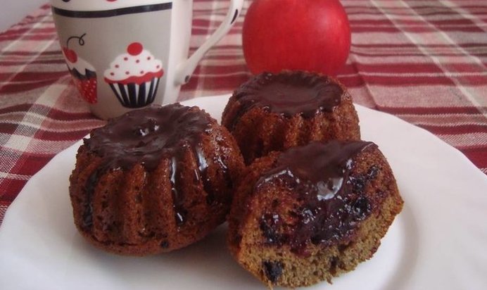 Смородино-вишневые кексы