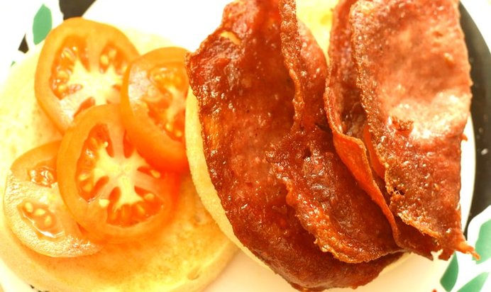 Бутерброд с жареной колбасой