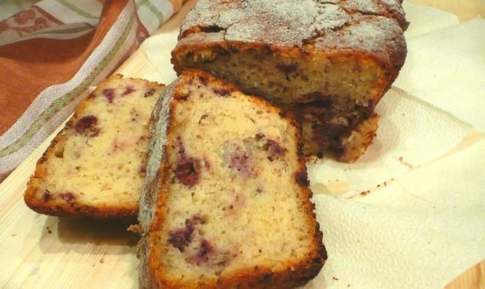 Творожный кекс с ягодами