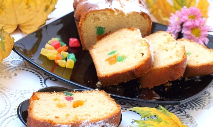 Йогуртовый кекс с цукатами