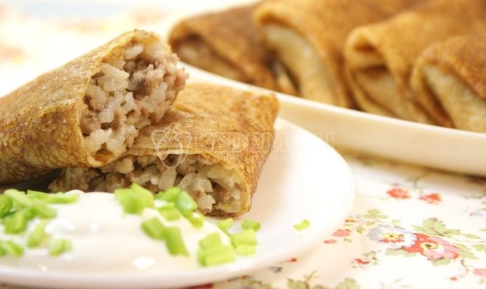 Блины с мясом и рисом