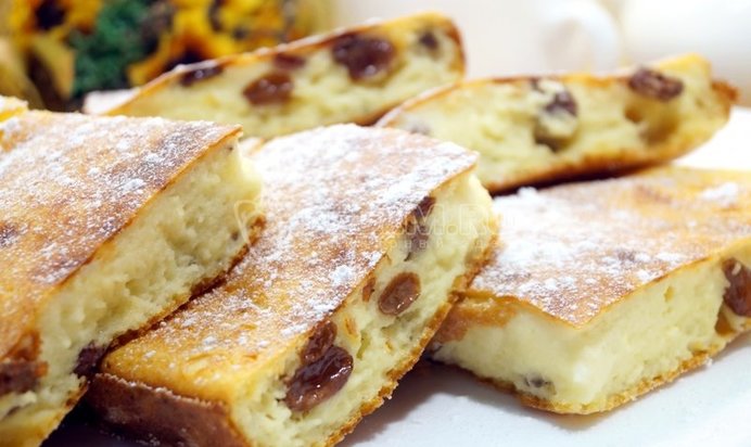 Творожная запеканка с изюмом