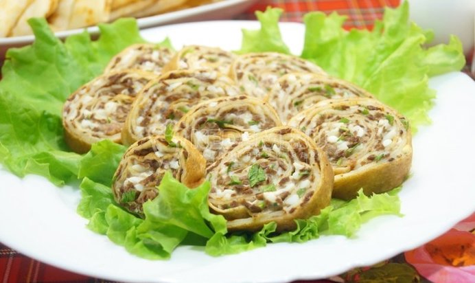 Бульон с творожными кубиками