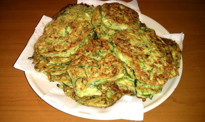 Оладьи из цукини с чесноком