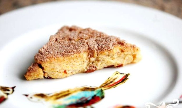 Сладкое пирожное с корицей