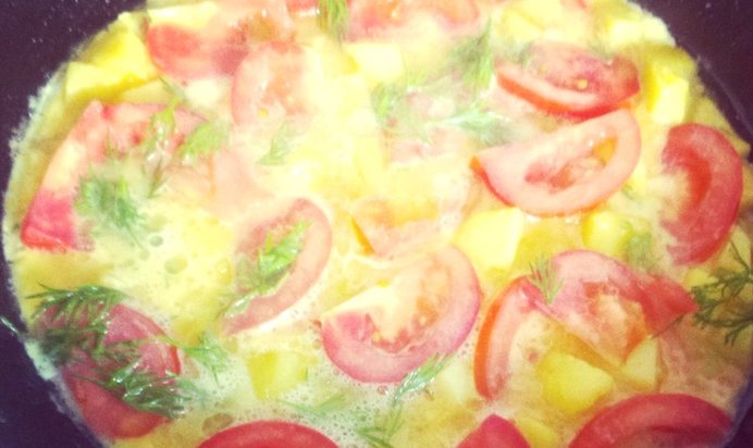 Испанская тортилья с картошкой и помидорами