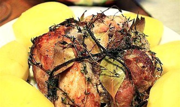 Запеченный свиной окорок