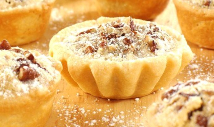 Кексы с грецкими орехами и крыжовником