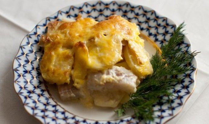 Запеканка с картофелем и рыбой