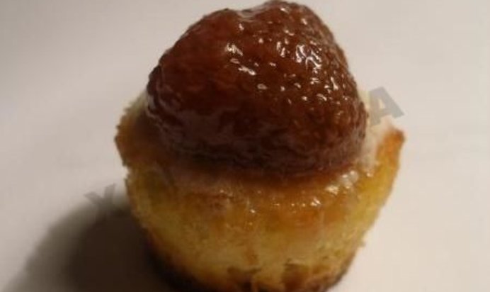 Вкусные белые пирожные