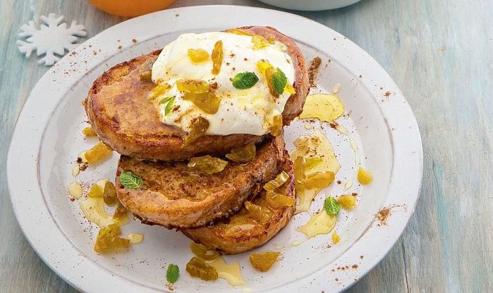 Гренки из пшеничного хлеба с корицей и медом