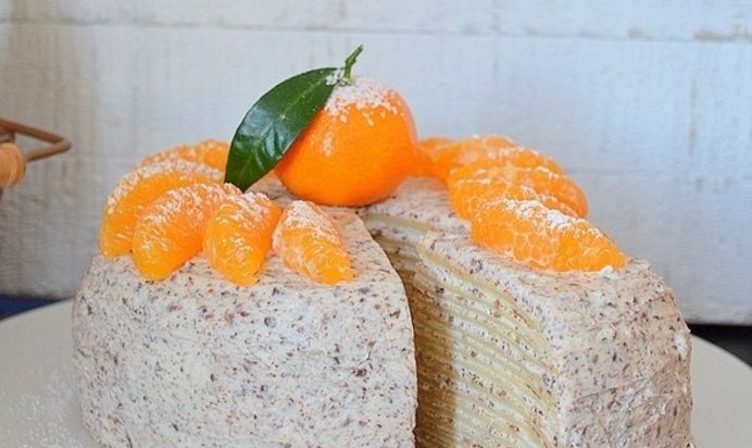 Бисквитный торт с орехами