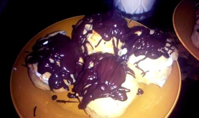 Заварное пирожное с белковым кремом