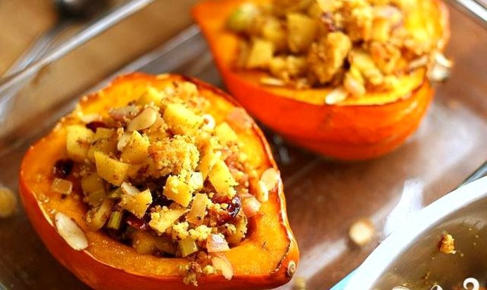 Яблочно-луковая запеканка в сквоше