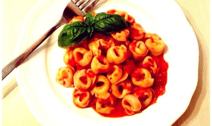 Тортеллини в томатном соусе