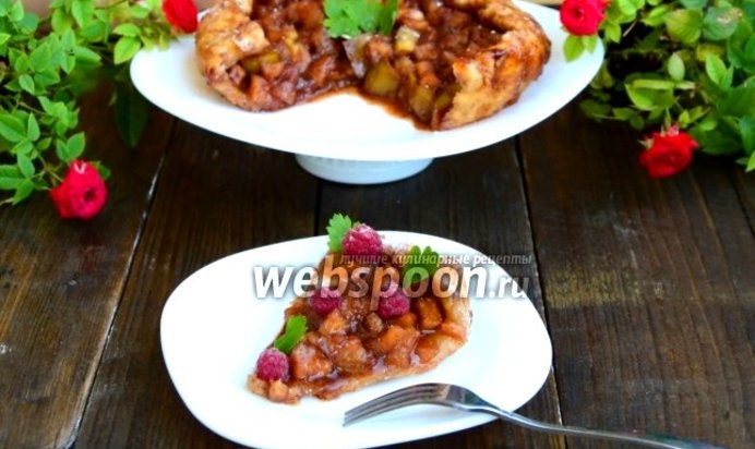 Пирог с грушей и белым вином на слоёном тесте