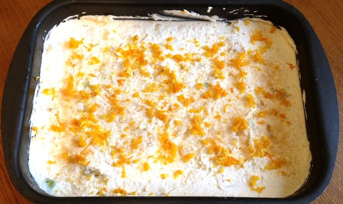 Творожная запеканка с апельсиновой цедрой и орехами